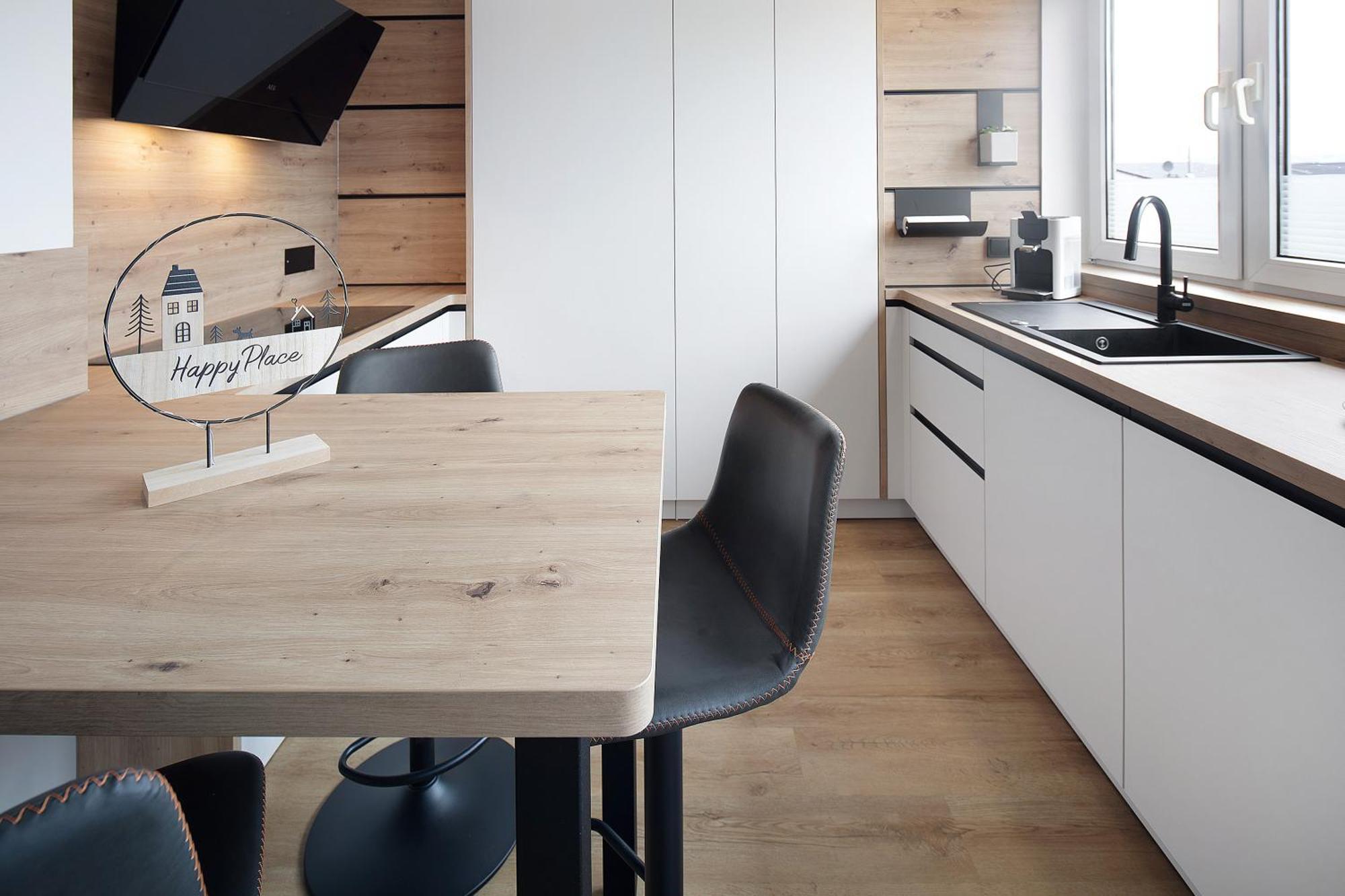 Happy Place Apartment
